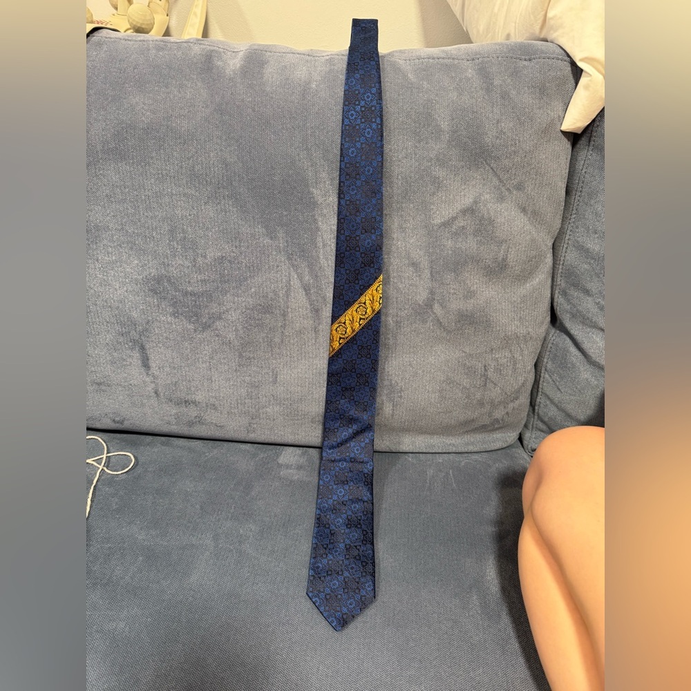 Versace silk tie 100% new